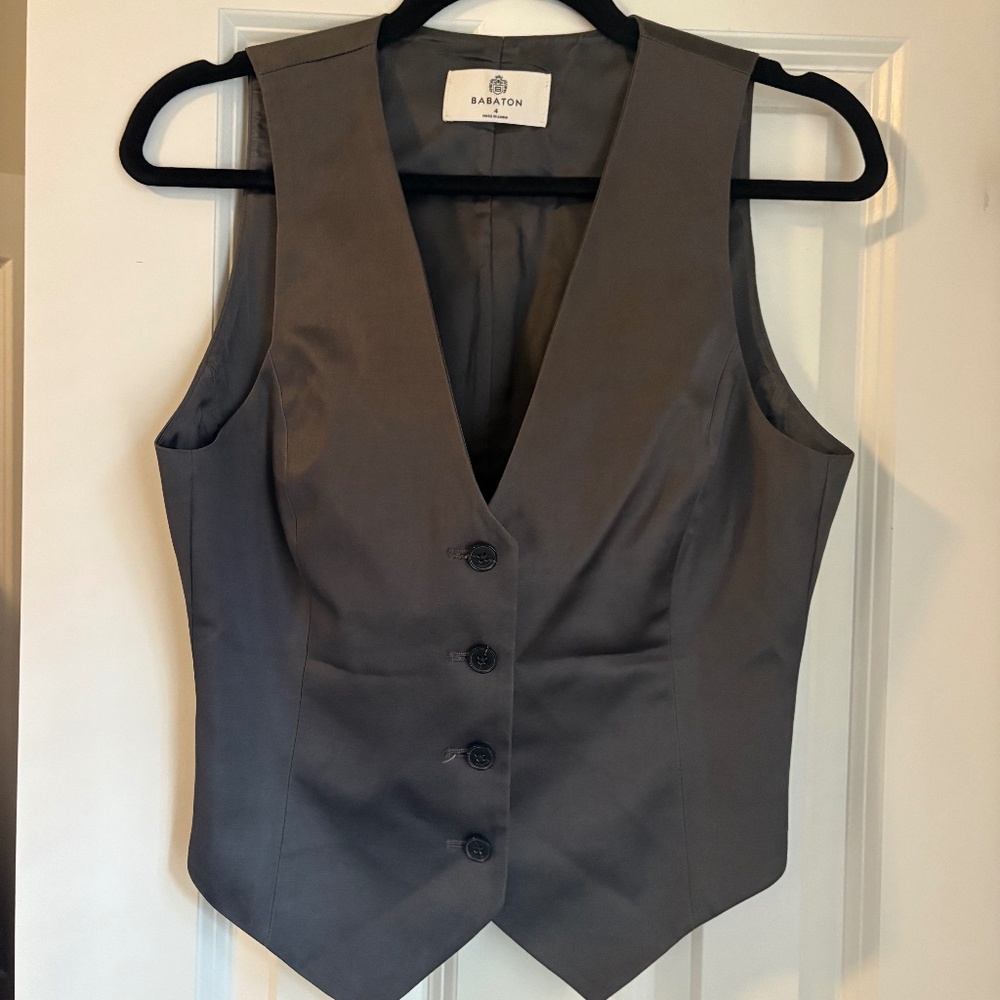 Aritzia Babaton Women's Grey Vest